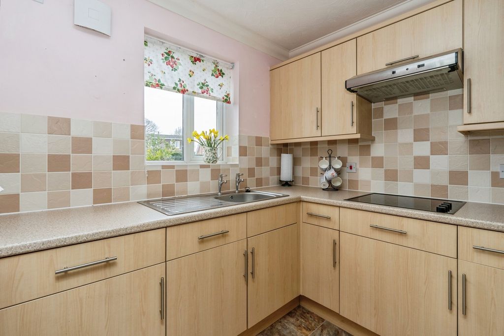 Property photo 2 of 16 Photo