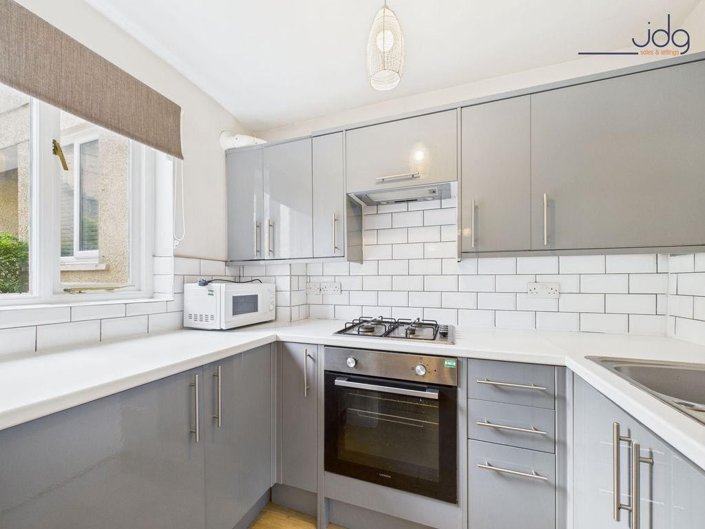 Property photo 2 of 8 Kitchen