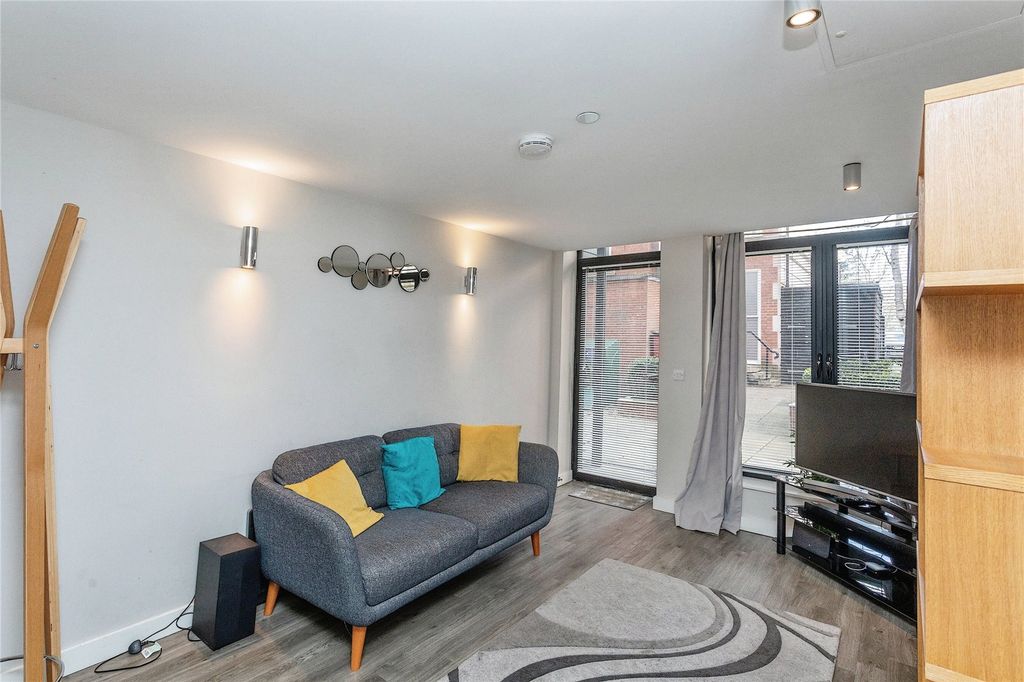 Property photo 3 of 12 Photography