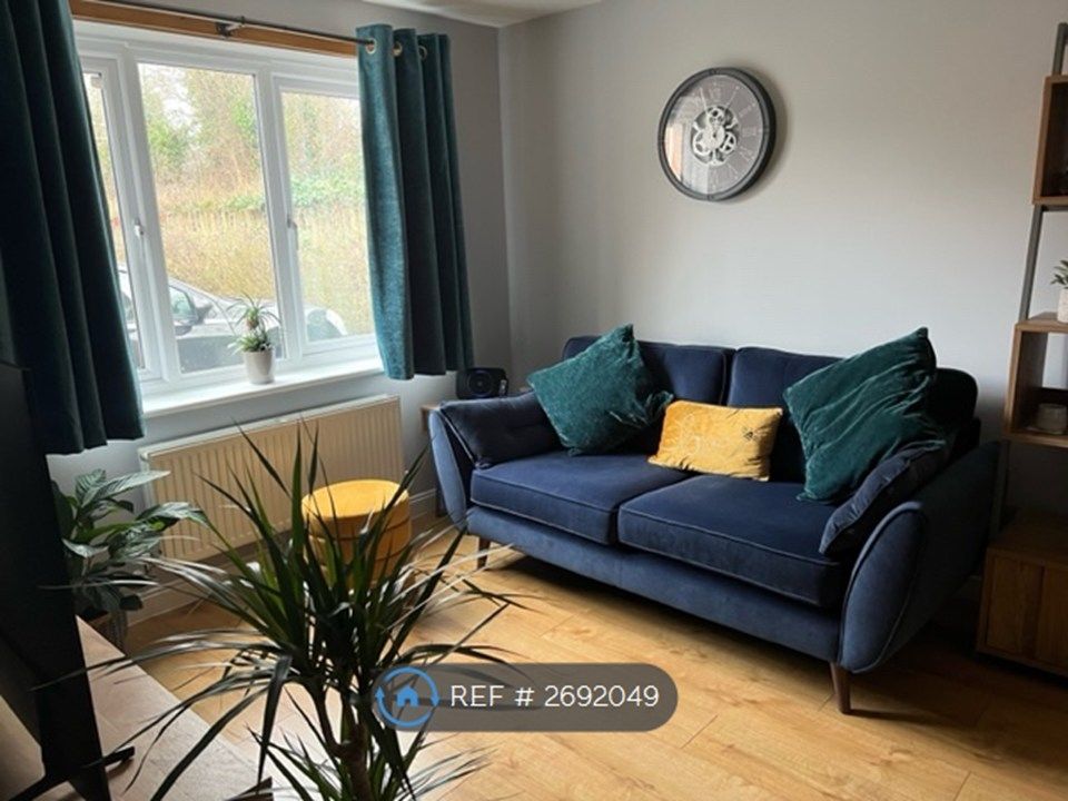 Property photo 2 of 7 Lounge 1