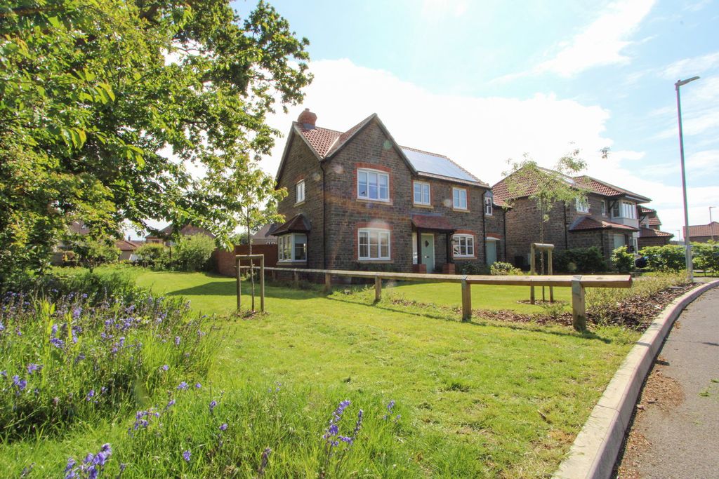 Property photo 2 of 33