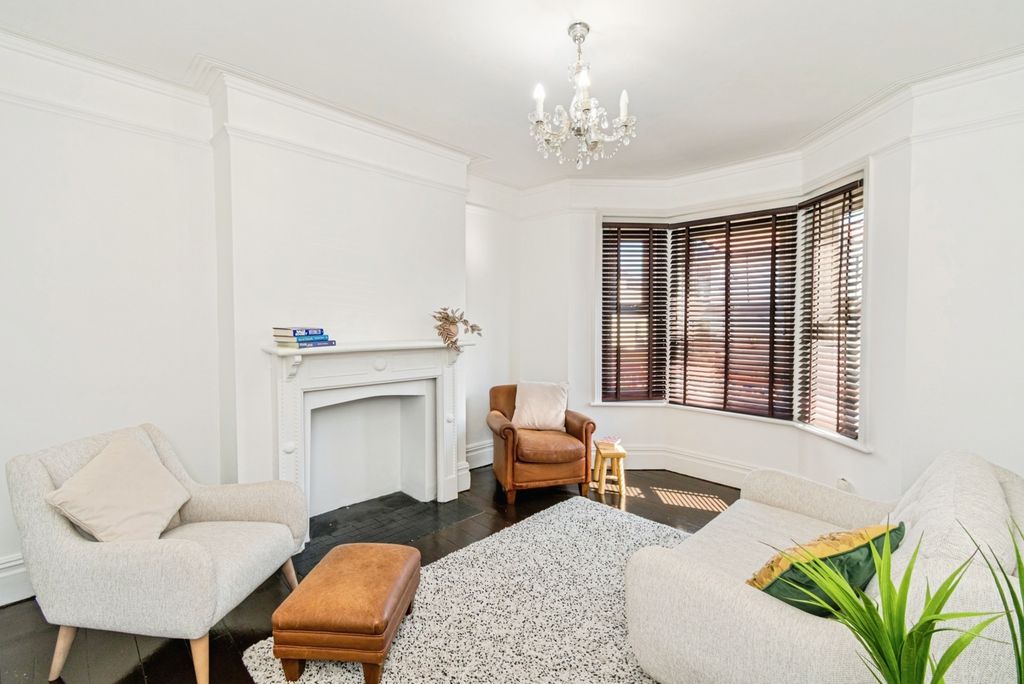 Property photo 2 of 19 Pbox-Img.Jpg