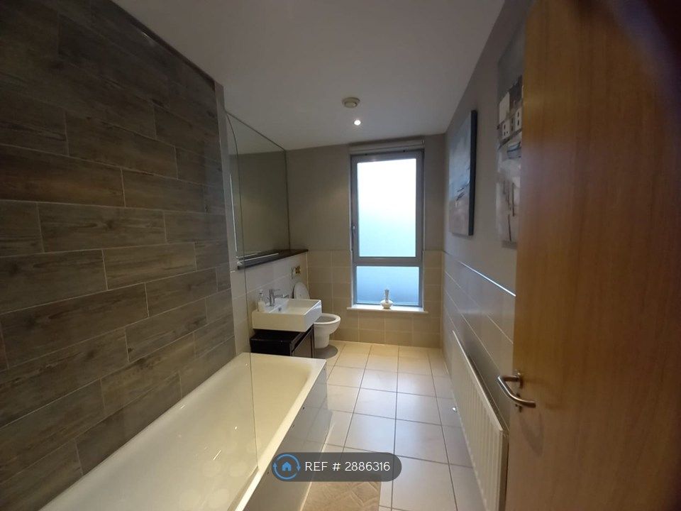 Property photo 3 of 21 Main Bathroom