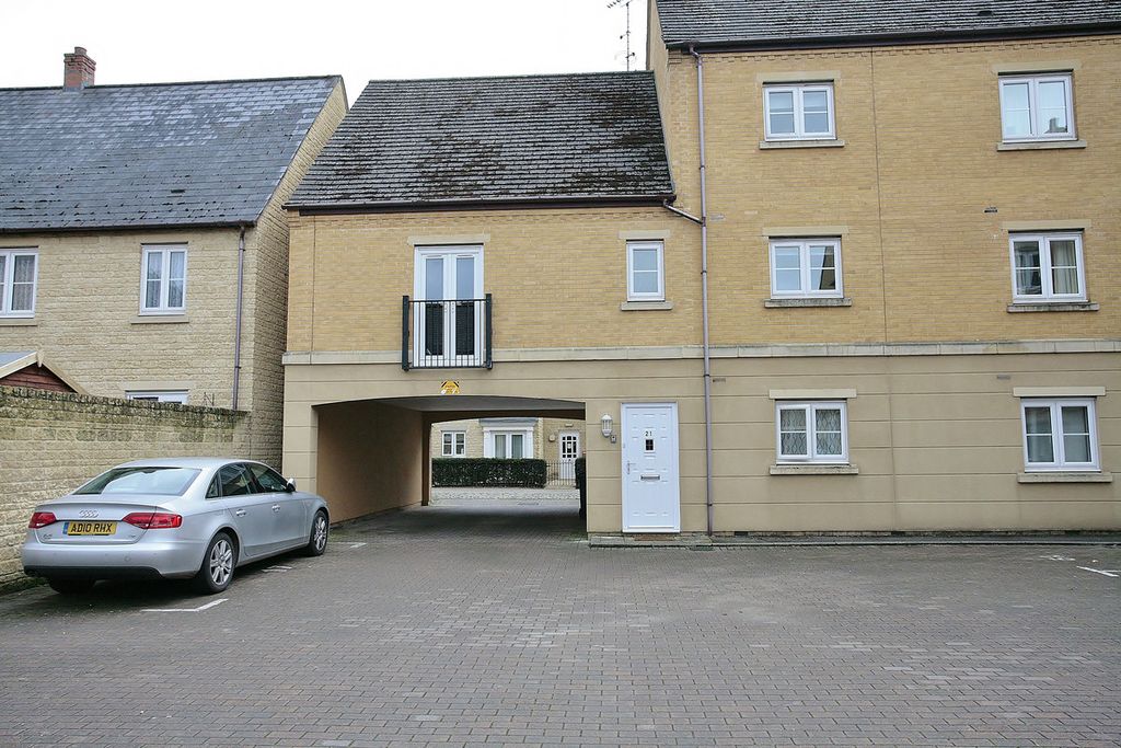 Property photo 1 of 8