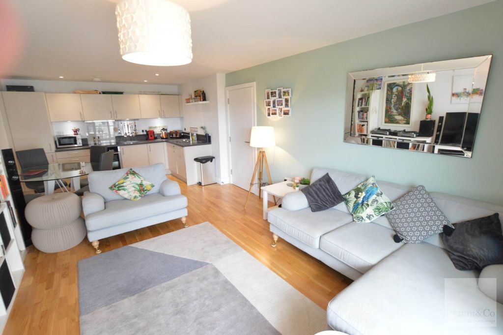 Property photo 3 of 10