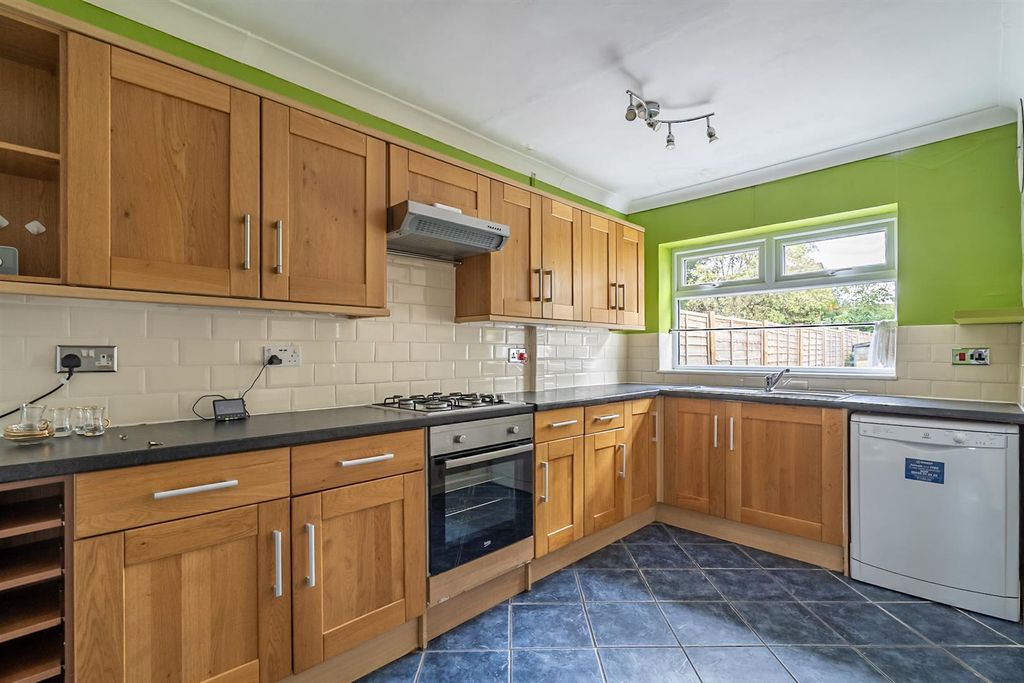 Property photo 2 of 14 Kitchen