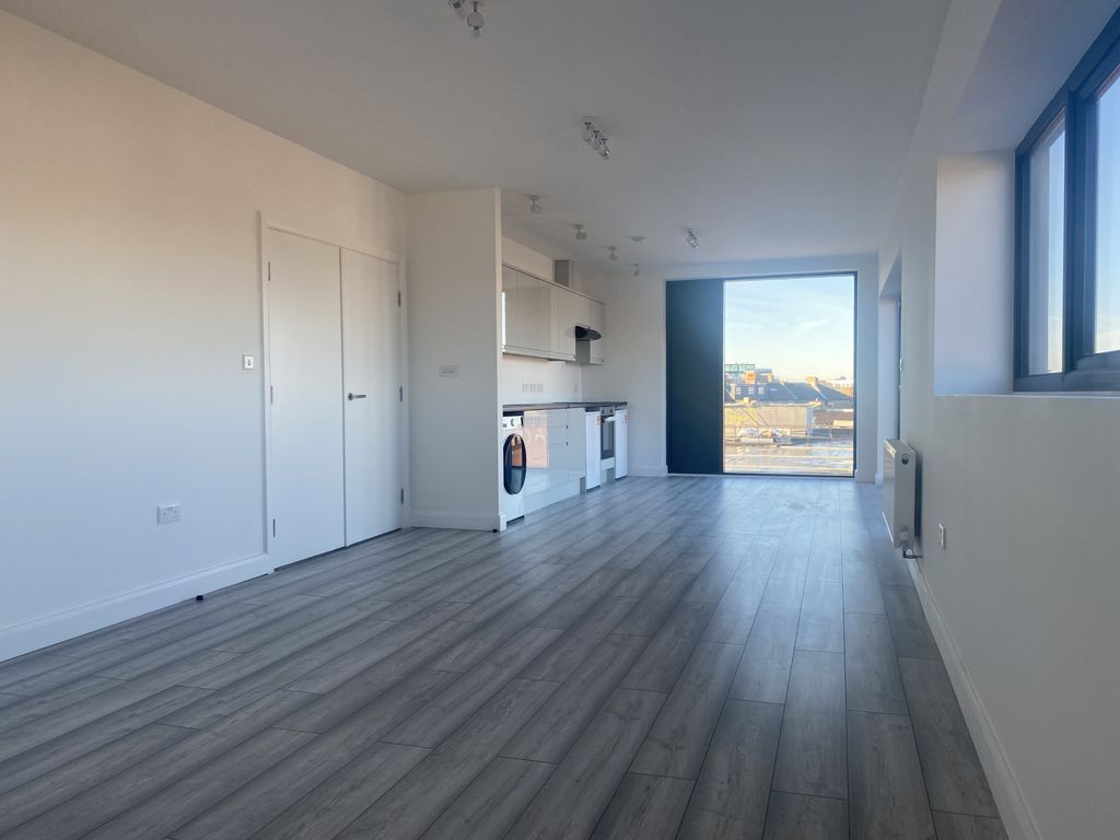 Property photo 1 of 15 2 Bed Apartment On Denmark Hill