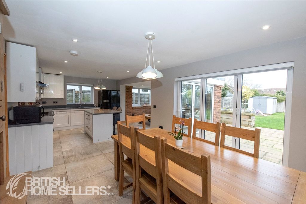 Property photo 2 of 32 Picture No. 20