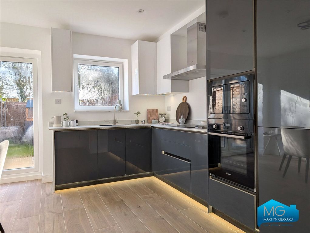 Property photo 2 of 13 Picture No. 63