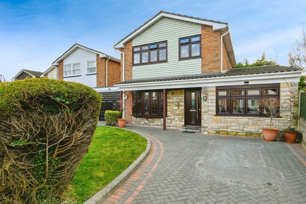 Property photo 2 of 17