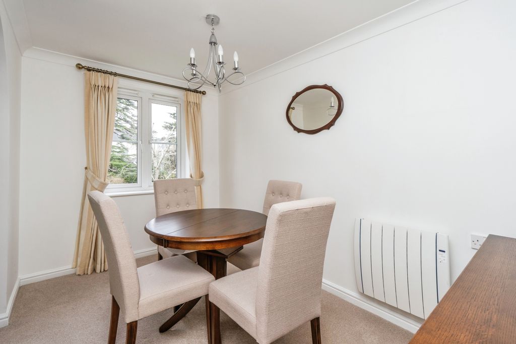 Property photo 3 of 10 Dining Room