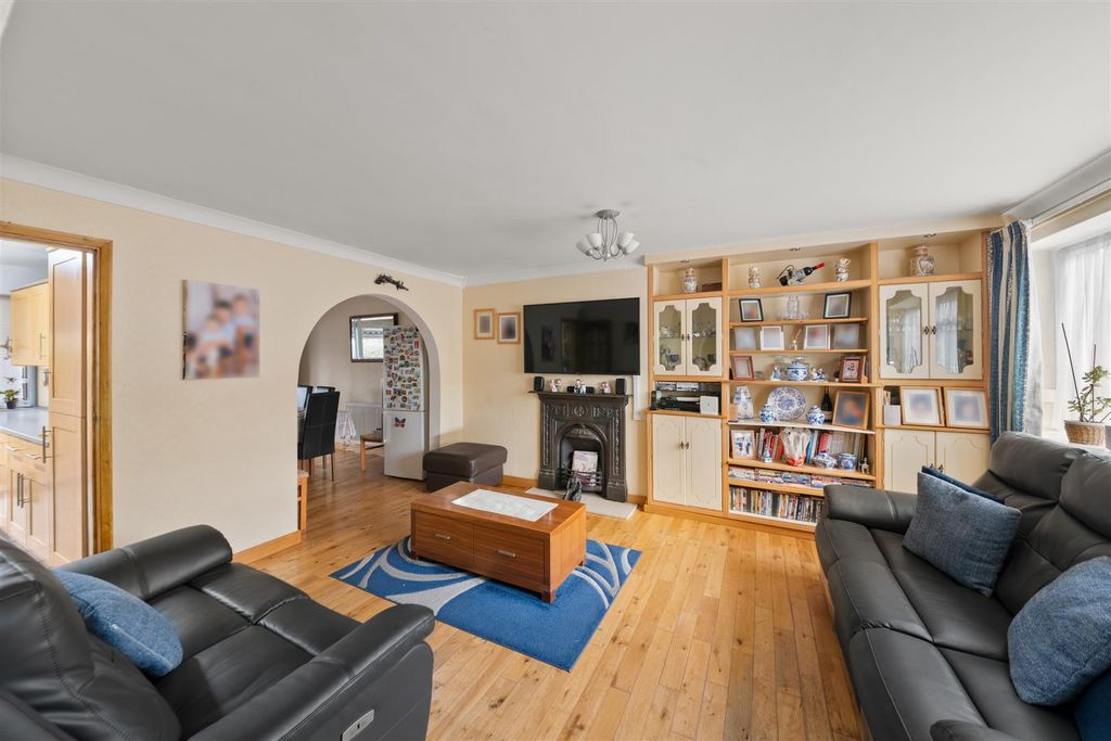 Property photo 2 of 17 2