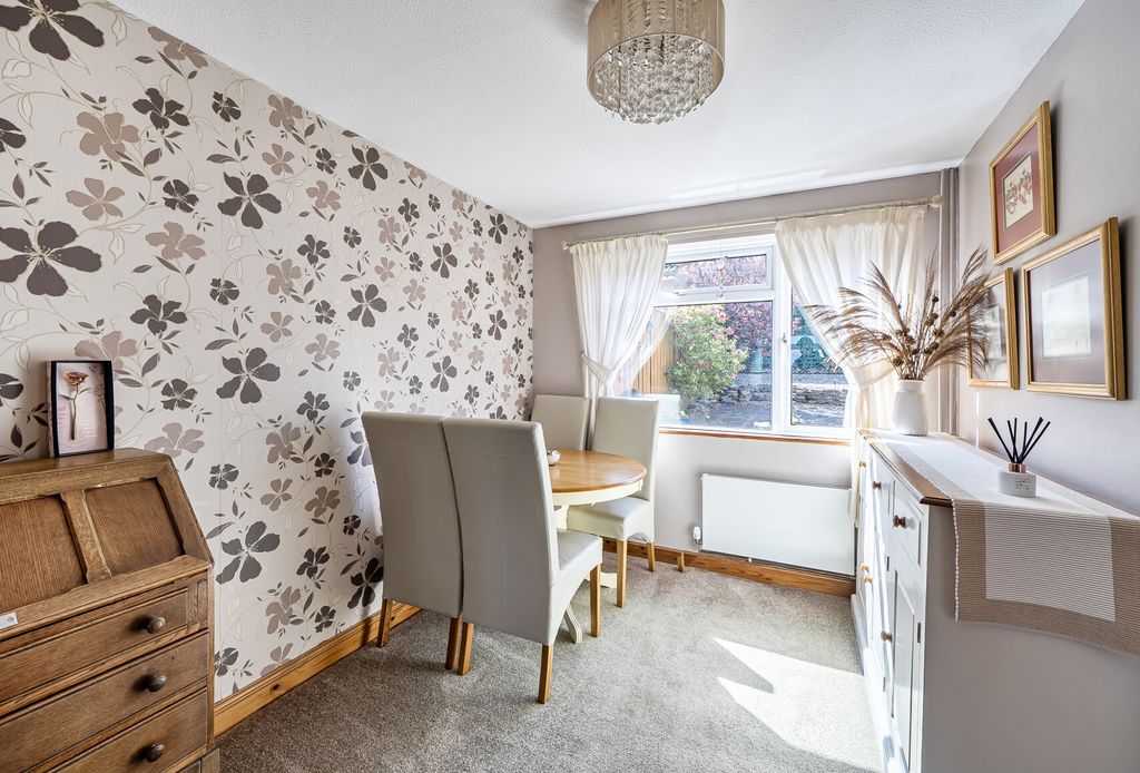 Property photo 2 of 17 1439330-10-69d639...