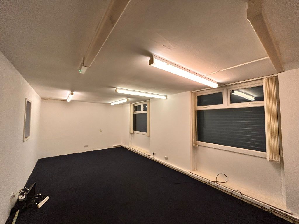 Property photo 3 of 6