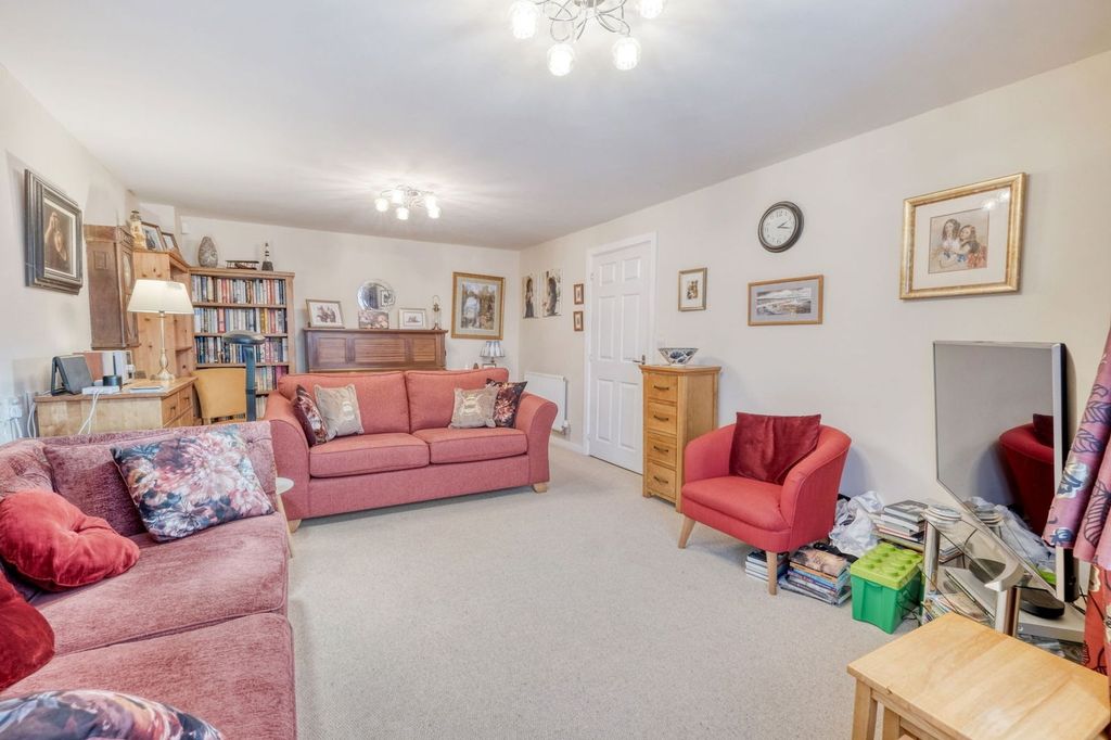 Property photo 3 of 23