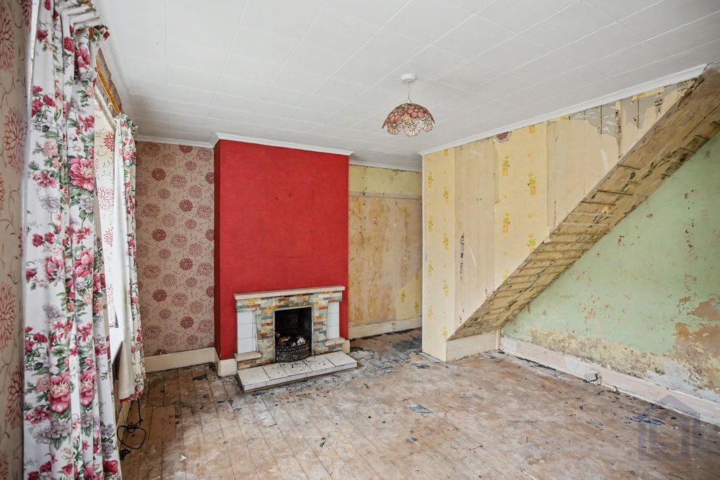 Property photo 2 of 16