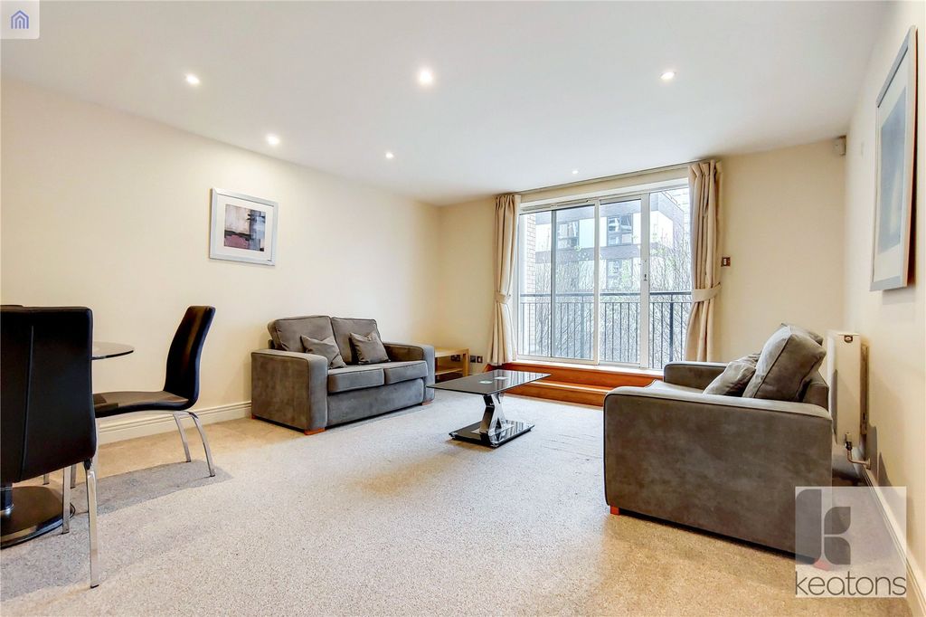 Property photo 1 of 5 Living Area