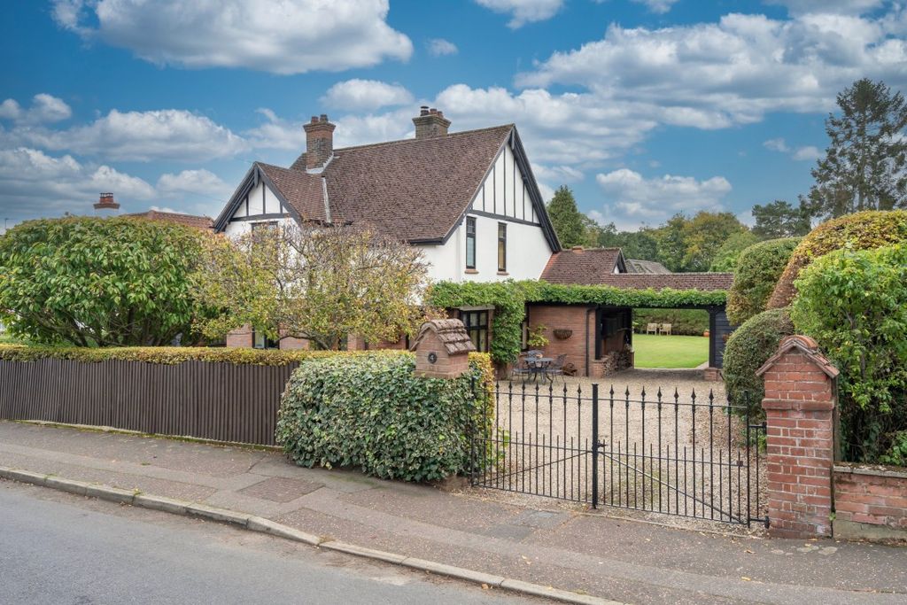 Property photo 3 of 35