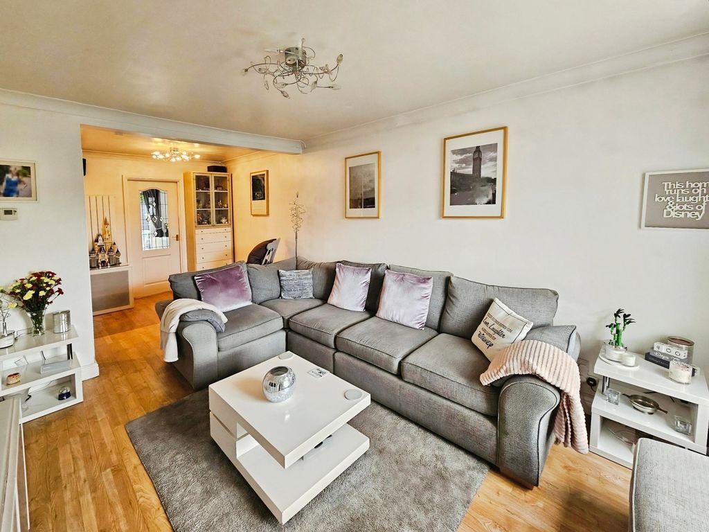 Property photo 2 of 14 Photo 10