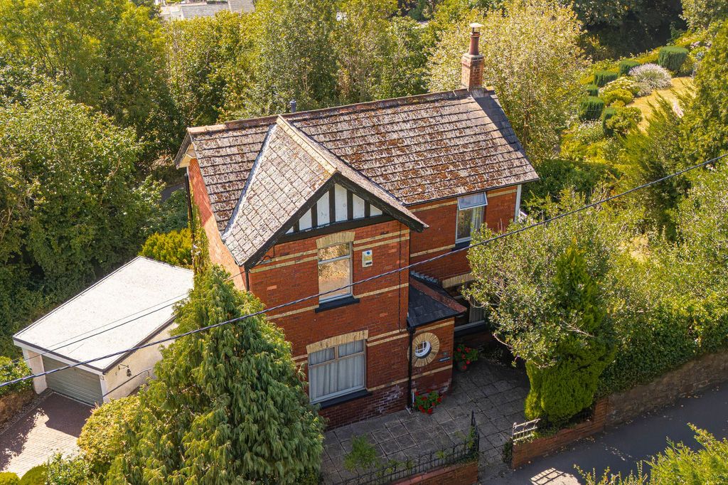 Property photo 1 of 61
