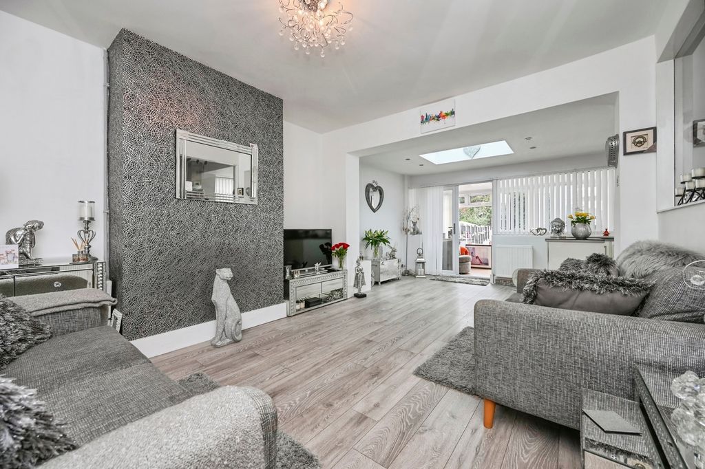 Property photo 2 of 13 Pbox-Img.Jpg