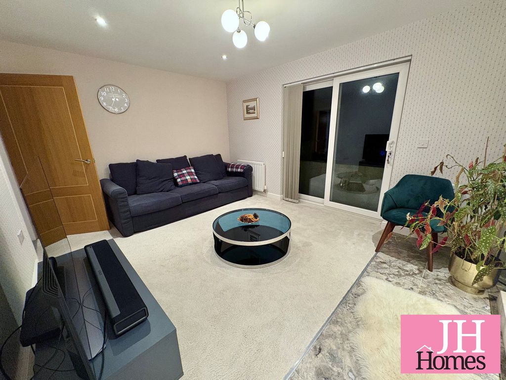 Property photo 2 of 26