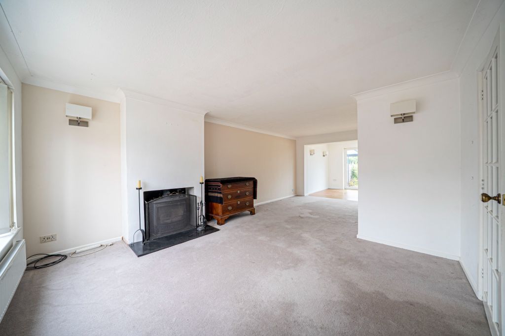 Property photo 3 of 27