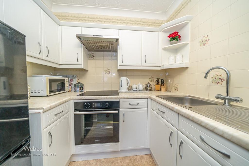Property photo 3 of 36 © Webbs Estate Agents © (74 Of 100).Jpg