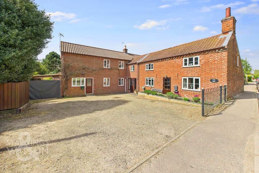 Property photo 1 of 43