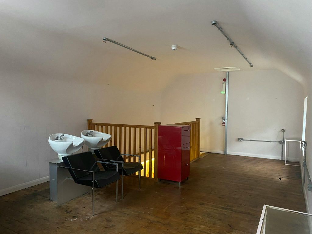 Property photo 3 of 7 4.Jpeg