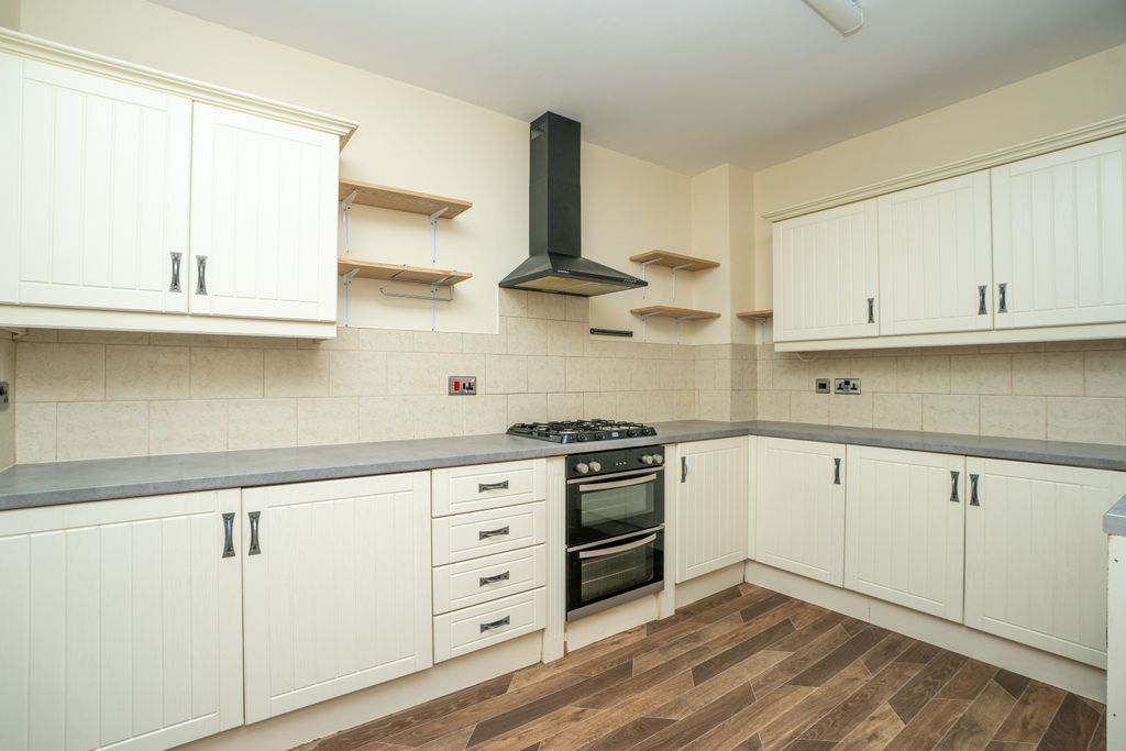 Property photo 3 of 14 19Cecilavenue9
