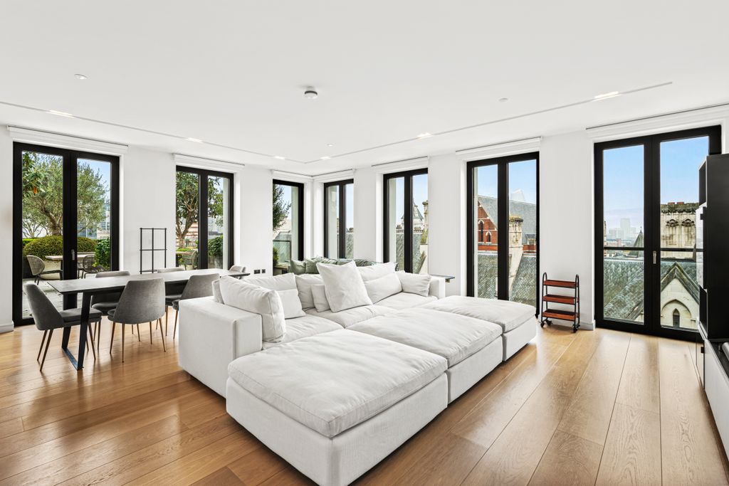 Property photo 1 of 25