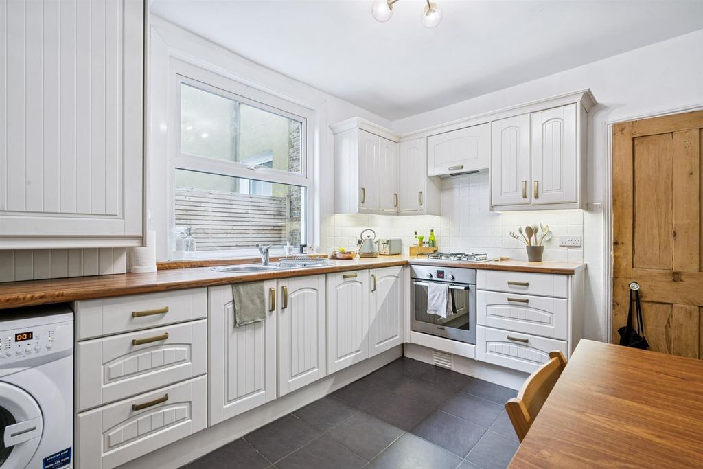 Property photo 3 of 7 8 Boundary Road Sw19 Kitchen 1B.Jpg