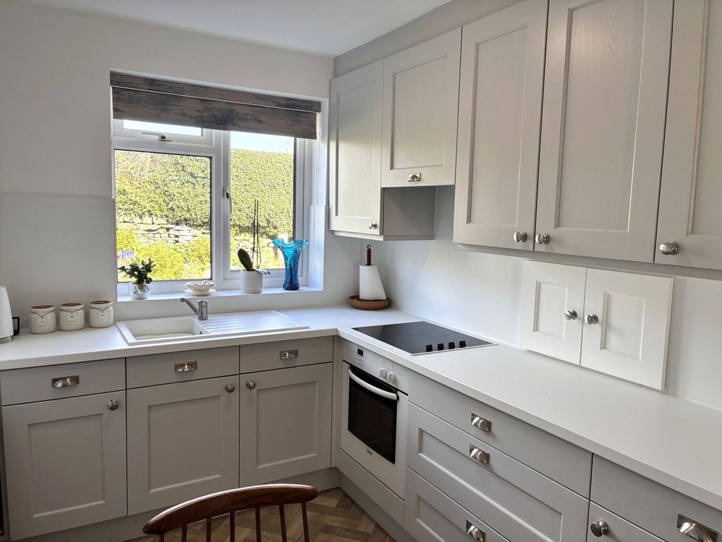 Property photo 2 of 14 Kitchen