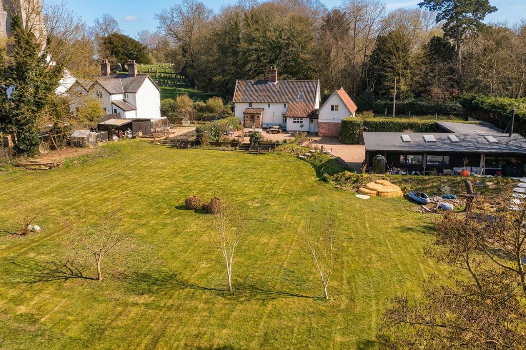 Property photo 2 of 38