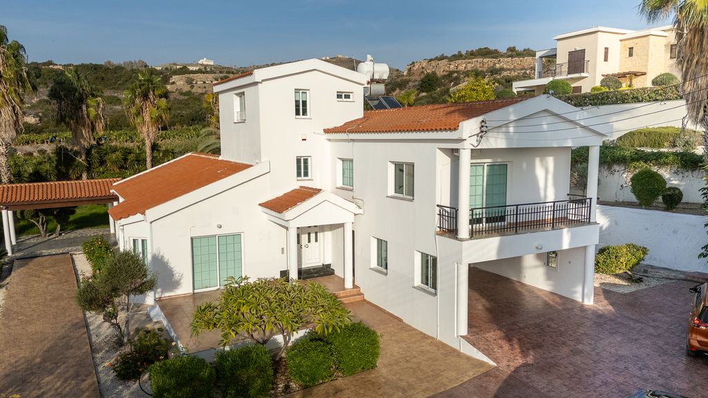 Property photo 1 of 50