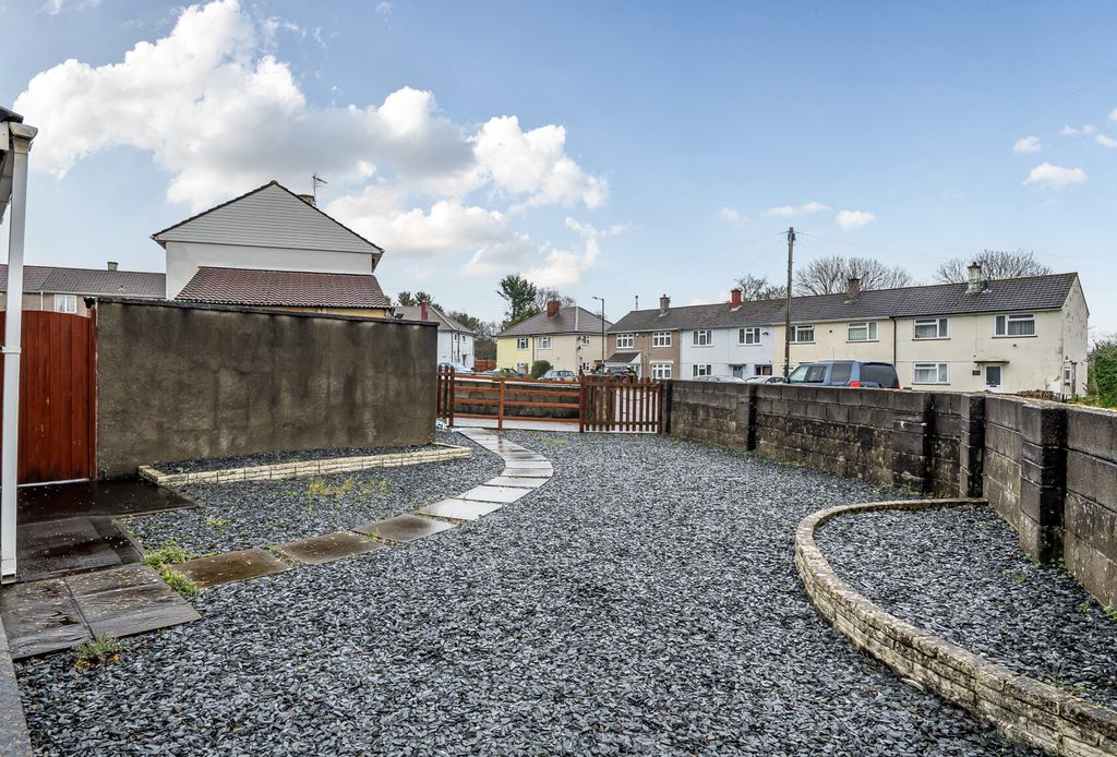 Property photo 3 of 17 1406547-17-698205...