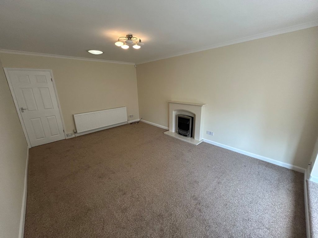 Property photo 2 of 20 Lounge