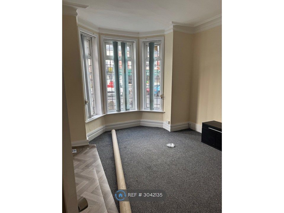 Property photo 3 of 15 Living Room