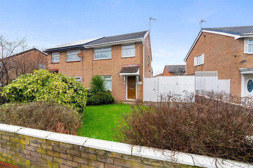 Property photo 1 of 17 11 John Lennon Drive (31 Of 33).Jpg