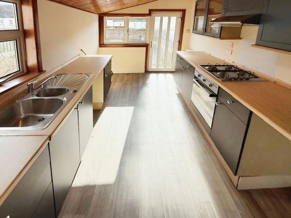Property photo 2 of 11 13K7.Jpg