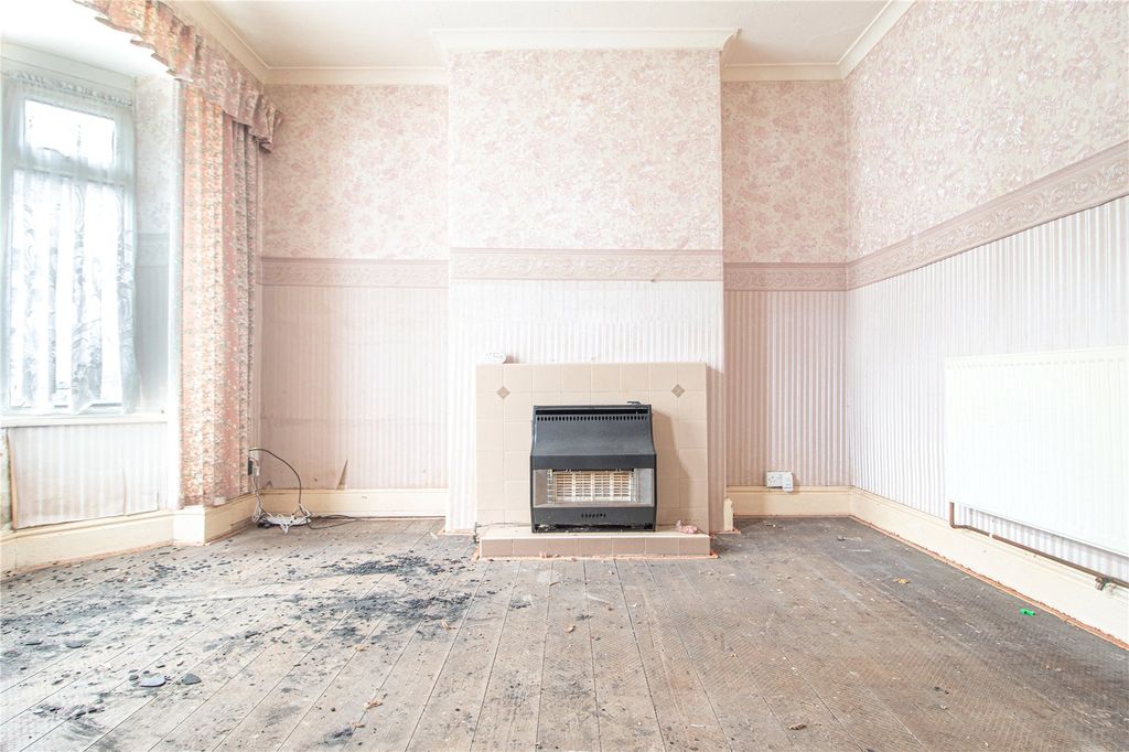 Property photo 3 of 19 Picture No. 04