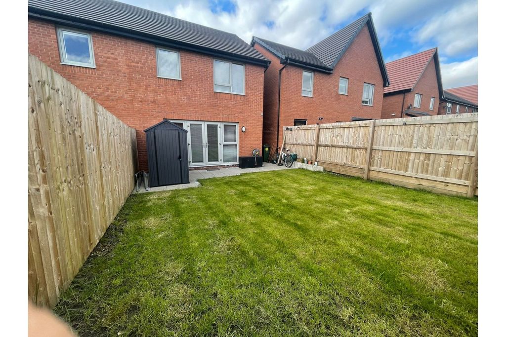 Property photo 2 of 21