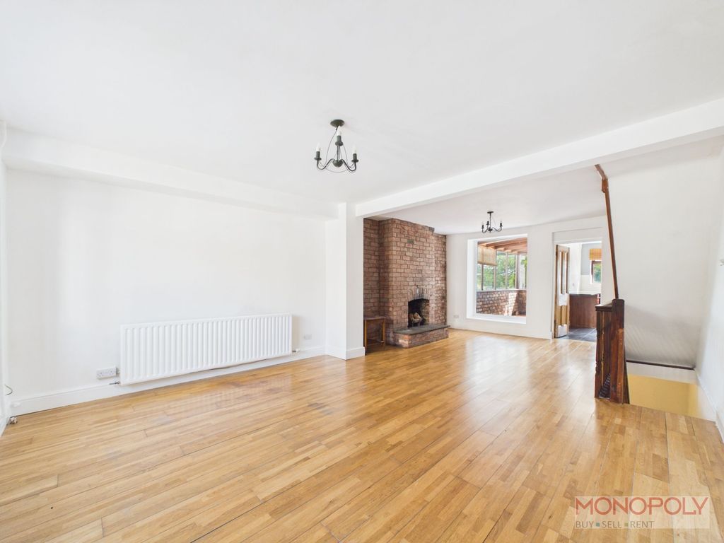 Property photo 2 of 21