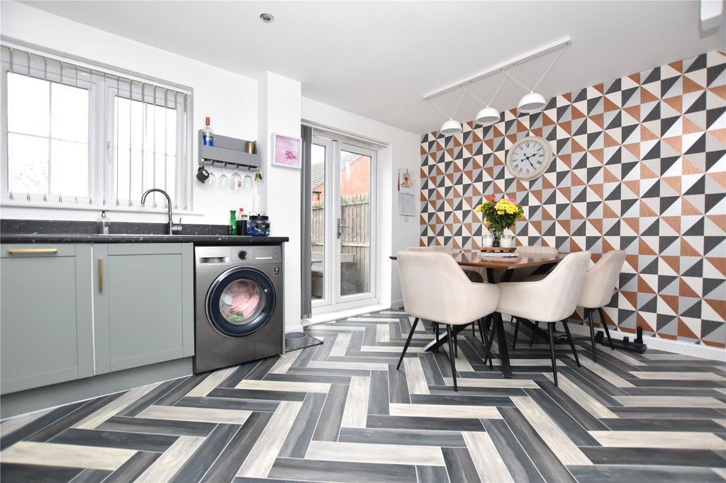 Property photo 3 of 20 Picture No. 14