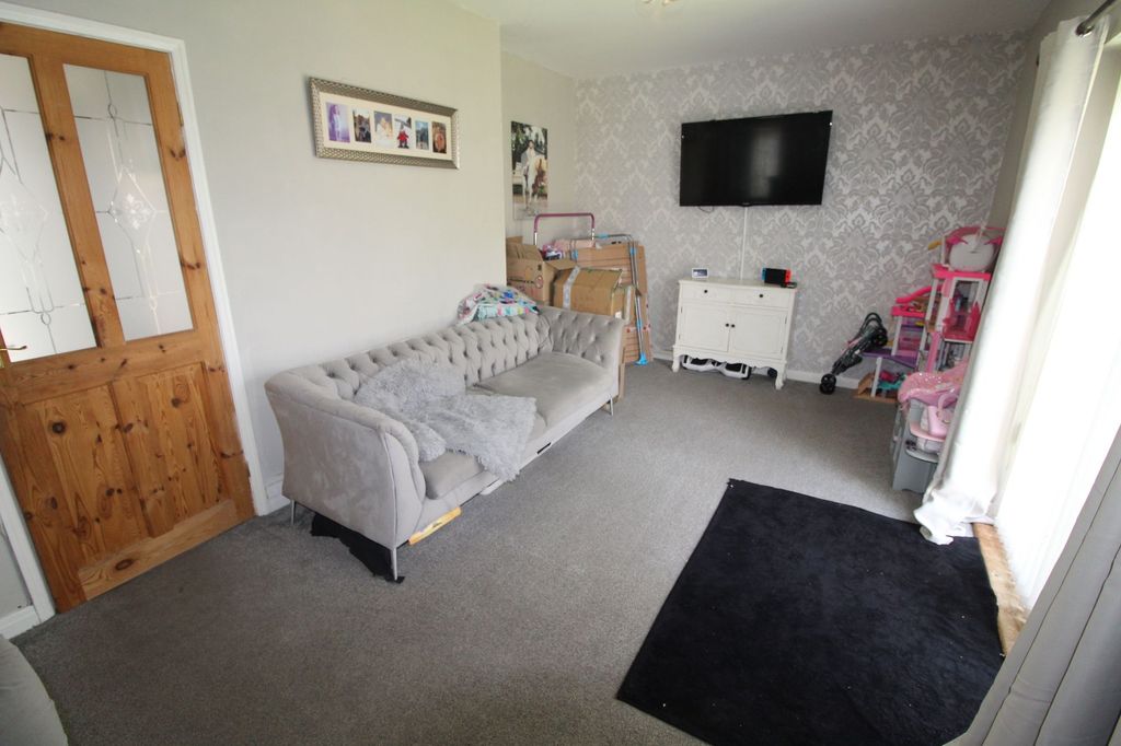 Property photo 2 of 3