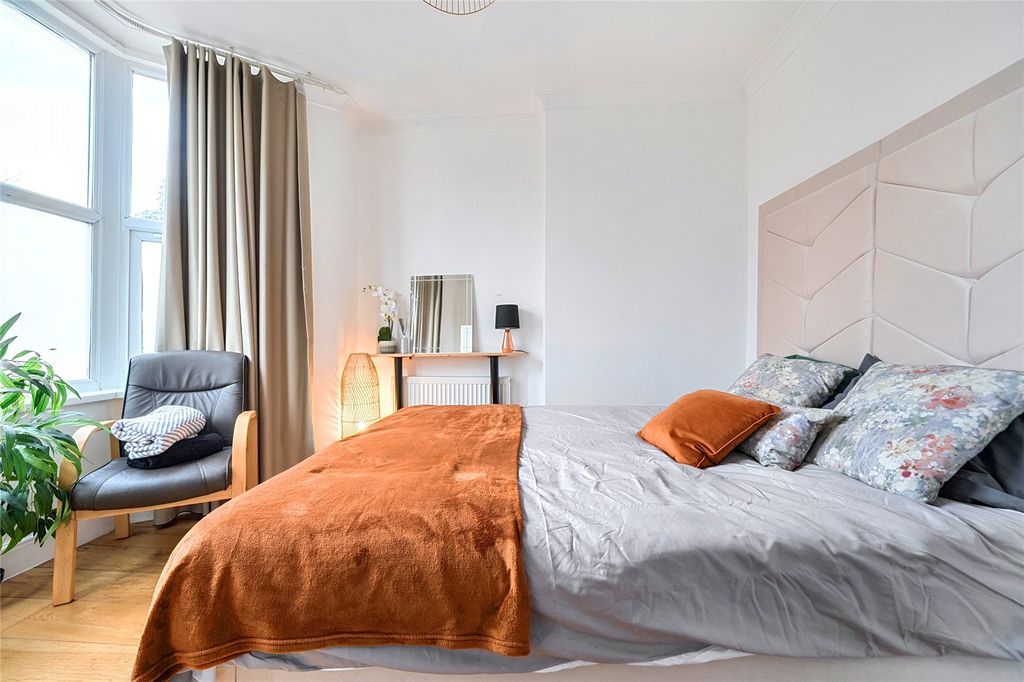 Property photo 3 of 19 Picture No. 10