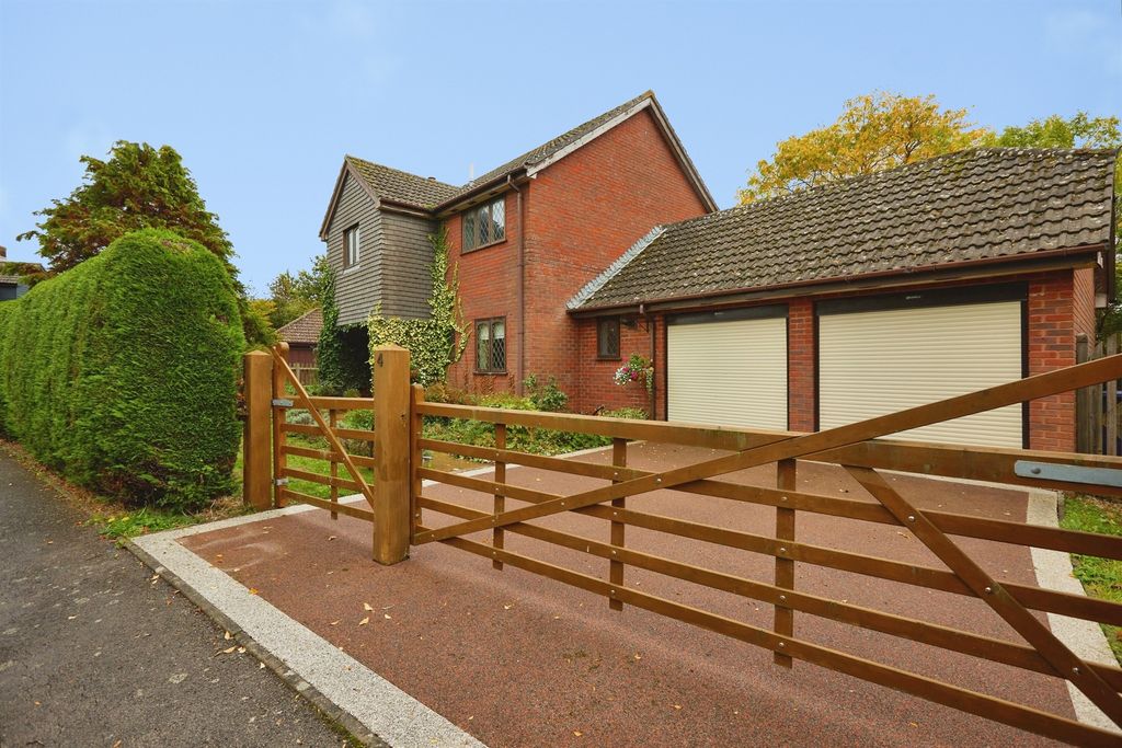 Property photo 1 of 16