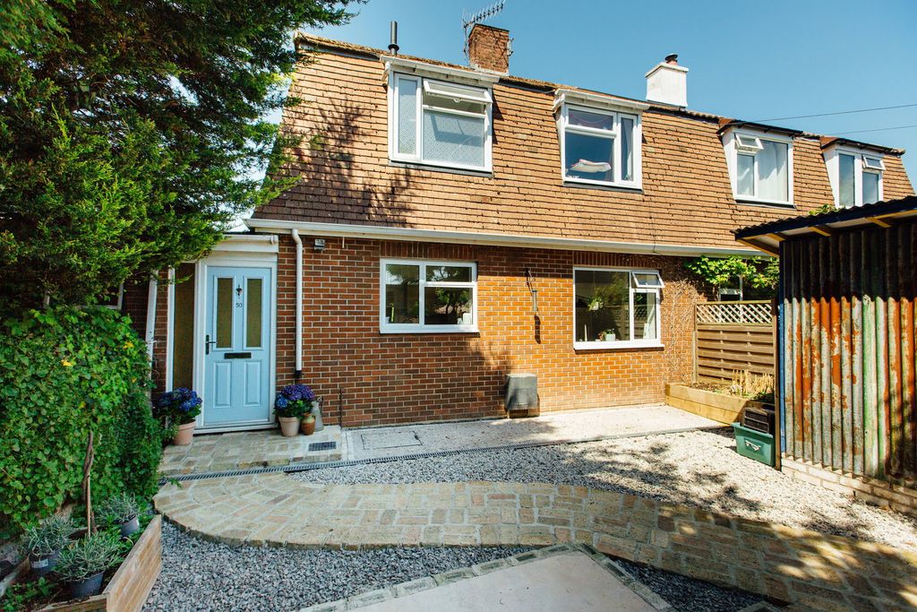 Property photo 2 of 20