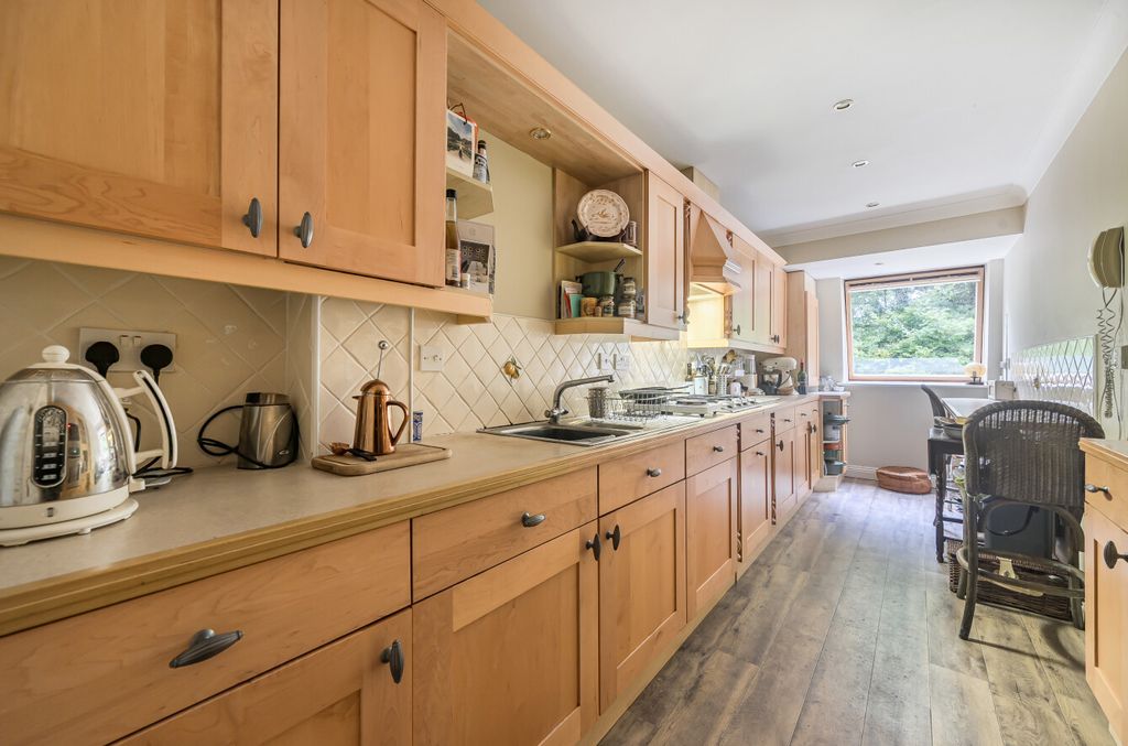 Property photo 3 of 10 1346502-11-68B808...